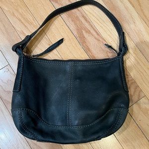 Medium black Fossil purse EUC.